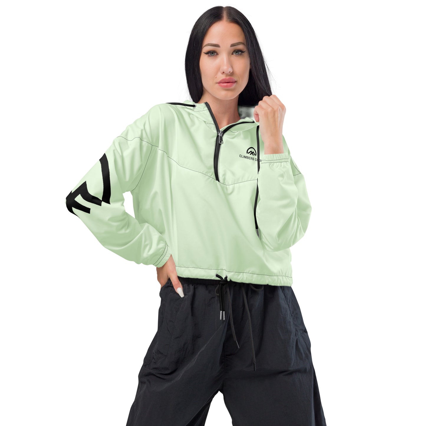 Cortaviento crop de color verde para mujer impermeable foto modelo